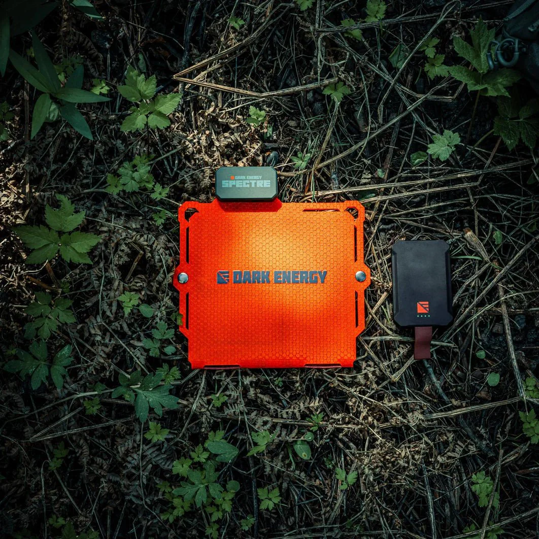 DARK ENERGY Spectre 8W Solar Charger - Image 9